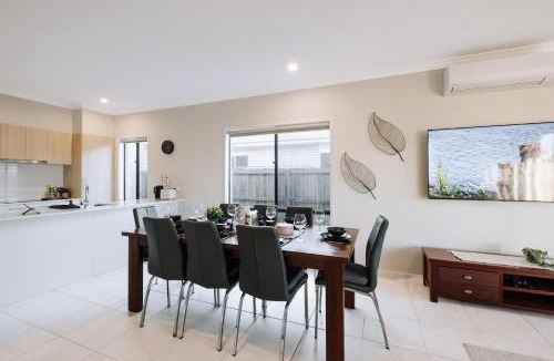 Griffin House | Enchanting Griffin Retreat Memorable Stay Awaits