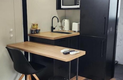 Dickson Apartment | Enchanting Tiny Home in Vibrant - Hosted by Canstay