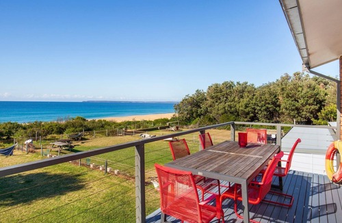 Culburra Beach House | Endless Summer - Pet Friendly Absolute Beachfront