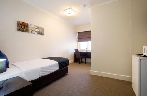 Clearview Hotel | Enfield Hotel
