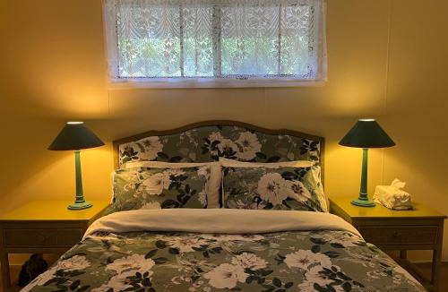 Springbrook Apartment | English Gardens - Forest Spa Suite
