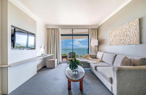 Darwin City Centre Apartment | Enjoy Dreamy Ocean Views from Resort Style Oasis