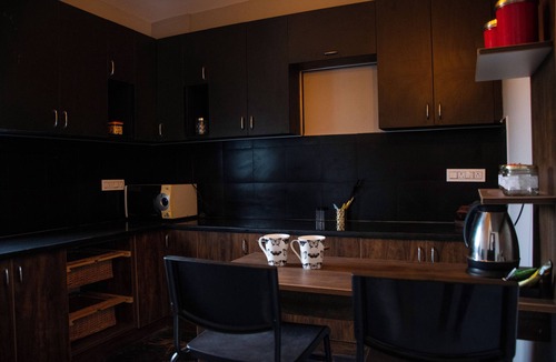 Bidadi Apartment | Enjoyable 3-bedroom apartment with WiFi in Bidadi for parties quiet stay