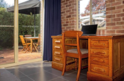 Armidale House | Entire home | 2 Bathroom | Office | Walk to CBD | Longer Stays Welcome