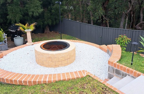Killcare Heights Apartment | Entire Unit in Killcare Heights, Australia. Close to beach, hikes, restauarants.