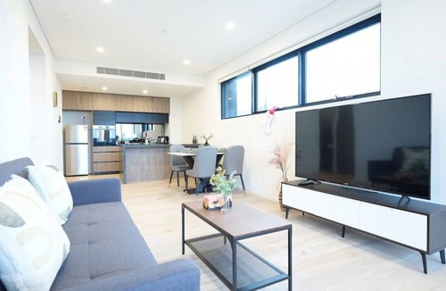 Epping Apartment | Epping 1 bedroom apartment with swimming pool in Epping