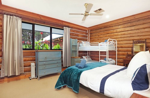 Joadja House | Escape to The Lodge at Eagle Rock Farm, stunning chalet-style accommodation