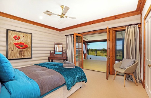 Joadja House | Escape to The Lodge at Eagle Rock Farm, stunning chalet-style accommodation