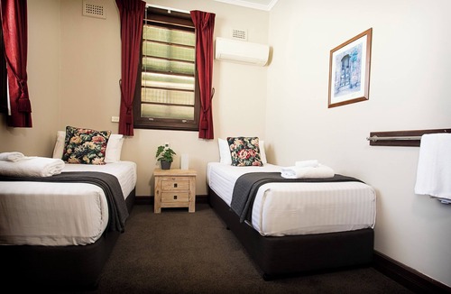 Esk Hotel | Esk Grand Hotel