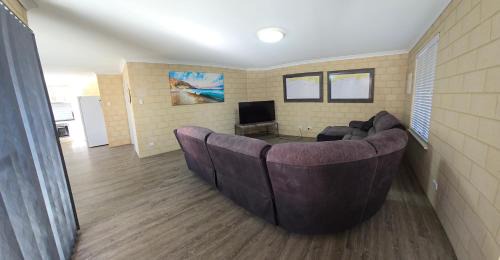 Esperance House | Esperance Break Away