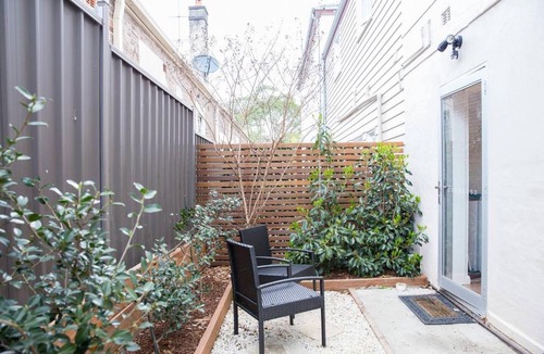 Ashfield Apartment | Esperanza Gardens - A Stylish Victorian Studio