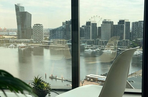 Docklands Apartment | Esplanade Escape Apartment