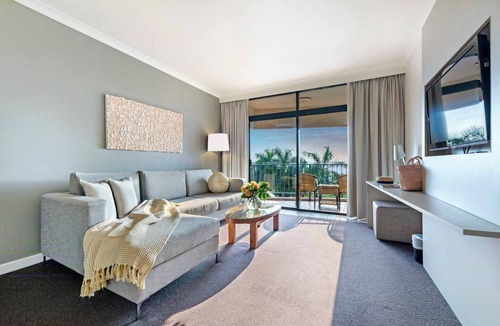 Darwin City Centre Apartment | Exclusive Harbourfront Two Adjacent Stays w Pool