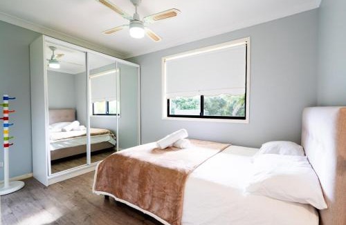 Mount Hunter House | Exclusive Manor Retreat Farm Stay Pool 5BD