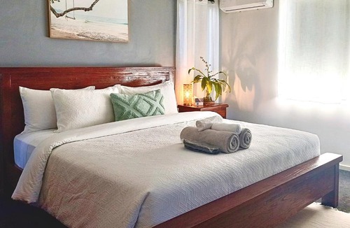 Holmview House | Executive King Suite - Ensuite