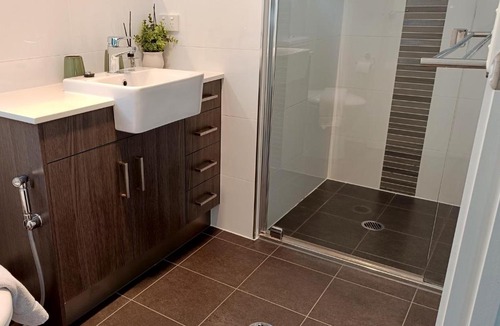 Holmview House | Executive King Suite - Ensuite