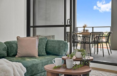 North Melbourne Apartment | Executive Stay North Melb 2BR Parking Gym