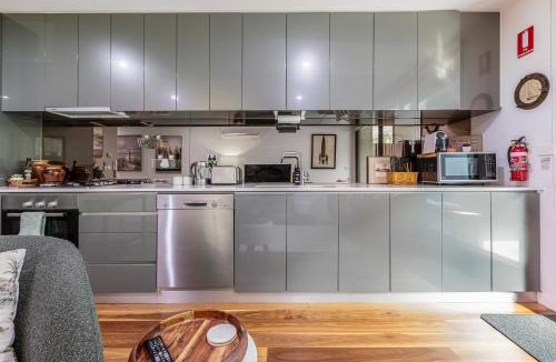 Port Melbourne Apartment | Experience Port Melbourne