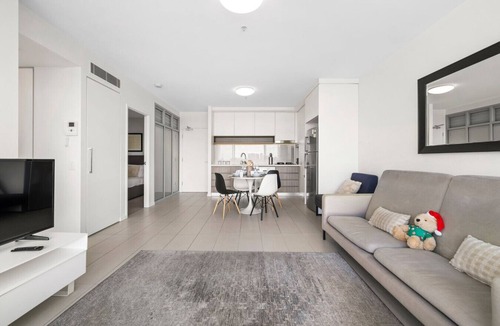 Kelvin Grove Apartment | Experiencing Uni Life 2BR Kelvin Grove| Parking