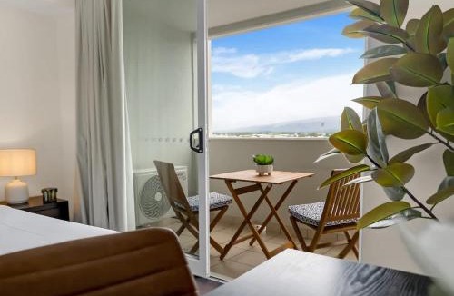 Cairns Central Business District Apartment | Explore Cairns Esplanade from your Private Studio