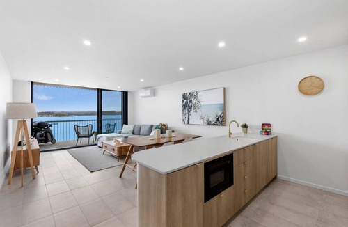 Batemans Bay Apartment | Exquisite 1-Bed Apartment with Bay Views