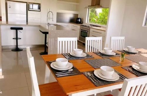Yeppoon Villa | Exquisite 3 storey central villa with everything!