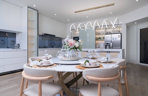 Gold Coast House | Exquisite Waterfront Estate: A Masterpiece of Luxury Living