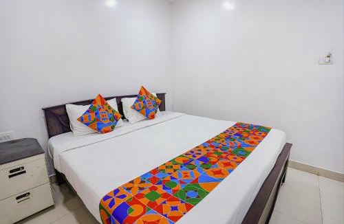Royapettah Hotel | FabExpress Lloyds Inn I - Nr Korea Embassy, Royapettah