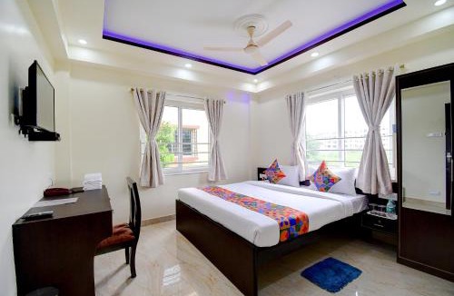New Town Hotel | FabHotel Anchorage Inn - Nr Axis Mall