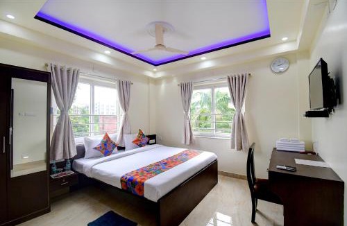 New Town Hotel | FabHotel Anchorage Inn - Nr Axis Mall