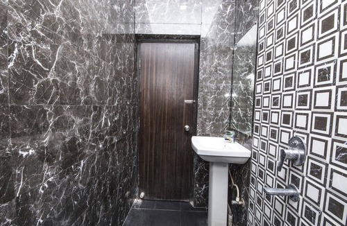Kolkata Hotel | FabHotel De Sivalika
