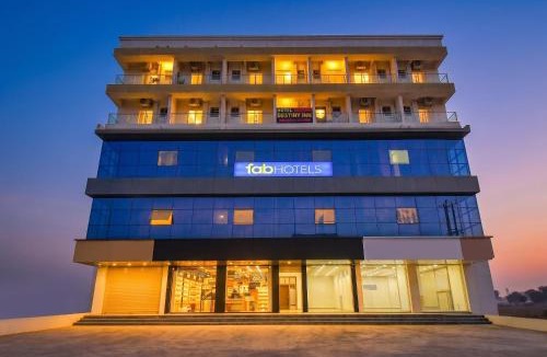 Pune Hotel | FabHotel Destiny Living