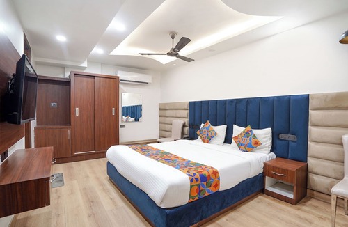 Kalkaji Hotel | Fabhotel Golden Eye Inn