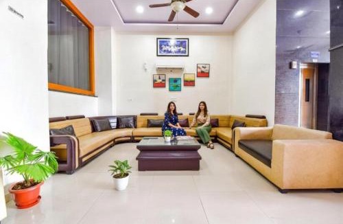 Mansarovar Hotel | FabHotel Golden Leaf Mansarover