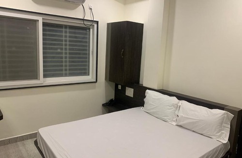 Vijayawada Cabin | FabHotel Happy