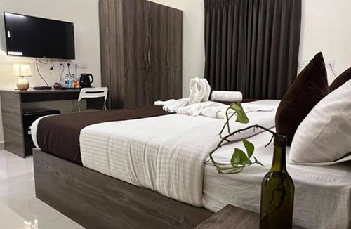 Perungudi Hotel | Fabhotel I Live Inn