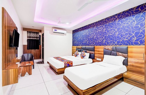 Vadodara Hotel | Fabhotel Lake View I