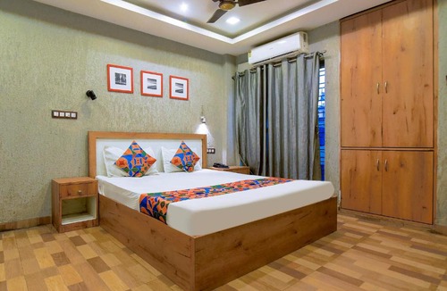 Kolkata Hotel | FabHotel MB International