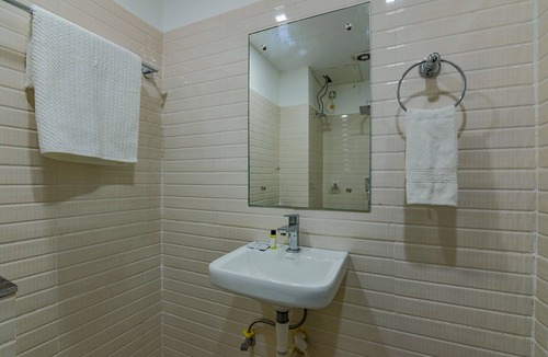 Bhubaneshwar Hotel | Fabhotel Middleton Desire