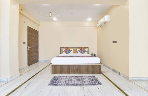 Jaipur Hotel | Fabhotel Pearl Square
