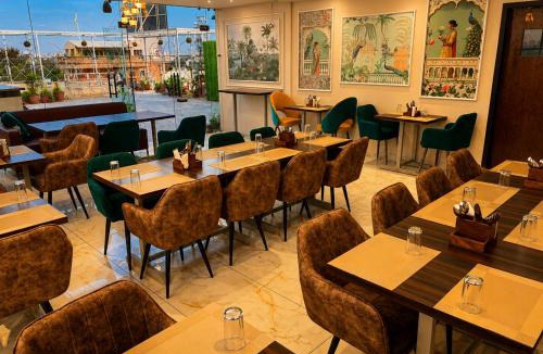 Jaipur District Hotel | FabHotel Prime Garvit