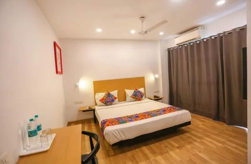 Daulatabad Hotel | Fabhotel Sharveen Classic Inn