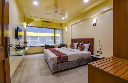 Wakad Hotel | FabHotel SR Wakad - Nr Mall of Millenium