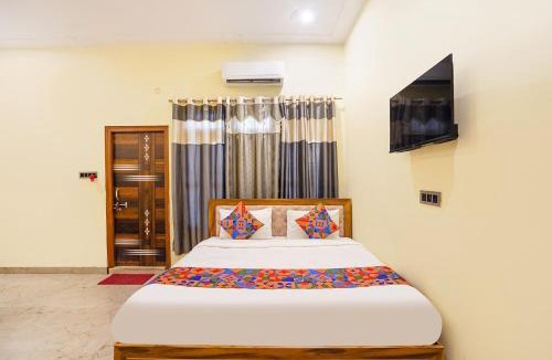 Faizabad Hotel | FabHotel The Yash Resort