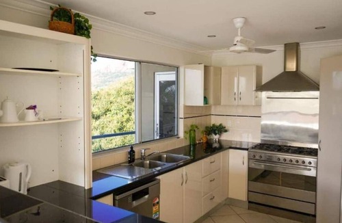North Ward Apartment | Fabulous 3Bed 2Bath With Stunning Views-The Strand