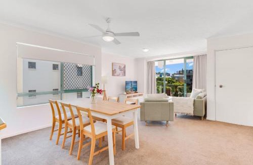 Kings Beach House | Fair Havens unit 4 Kings Beach QLD