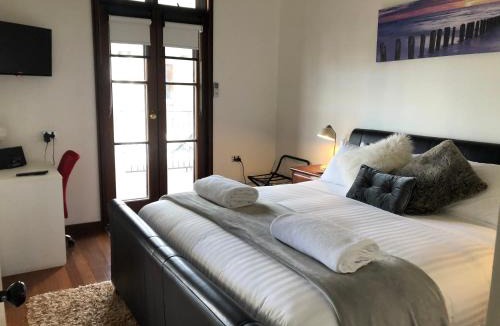 Northam House | Fairway Manor Accommodation