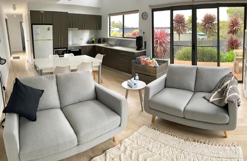 Coles Bay House | Fairways 1