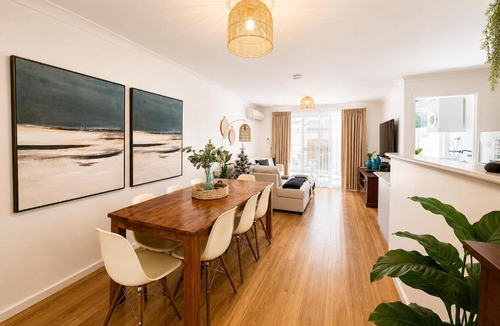 Broadwater House | Fall in Love with Spring at Cape View 26