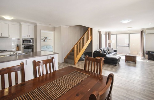 Geographe House | Family Beachscape- ARCADE MACHINE